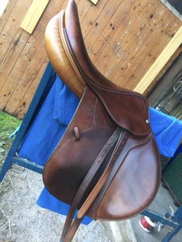Selle Devoucoux modèle Biarritz  Taille 18 pouces