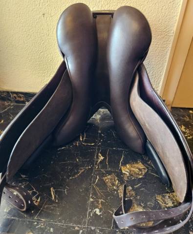 Selle Fairfax dressage 17.5  marron