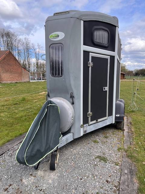 Van 2 chevaux