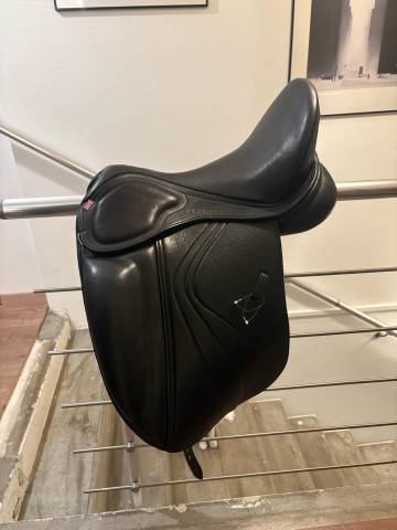 Selle de dressage à vendre 