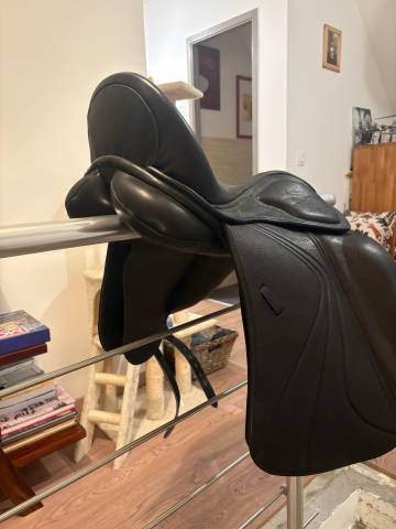 Selle de dressage à vendre 
