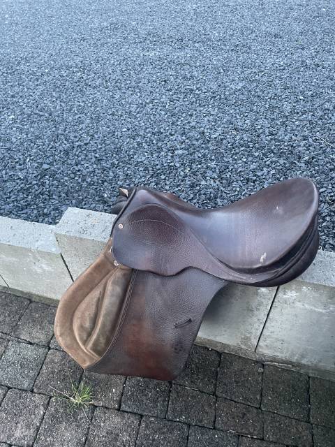 Selle cuir brun