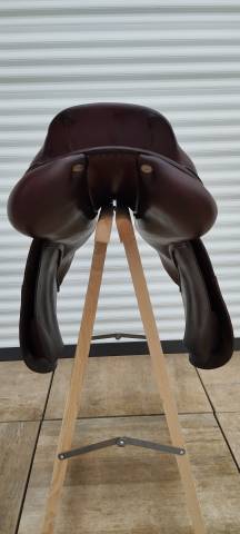 Selle CWD 18'' de 2016, peu utilisée et bien entretenue