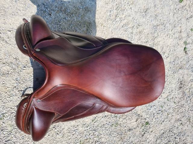 Selle de dressage Antares