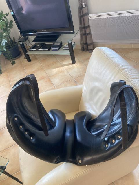 Selle dressage Antares Cadence 17’´