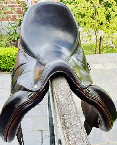 SELLE DEVOUCOUX MAKILA 17 ''