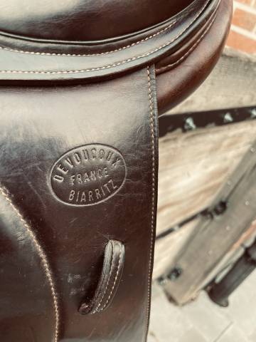 SELLE DEVOUCOUX MAKILA 17 ''