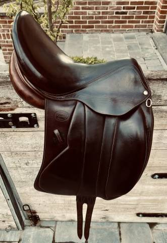 SELLE DEVOUCOUX MAKILA 17 ''