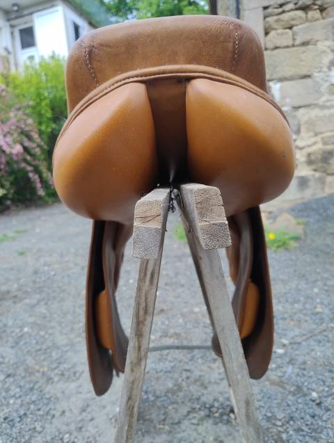 Selle en cuir 17 pouces sans marque