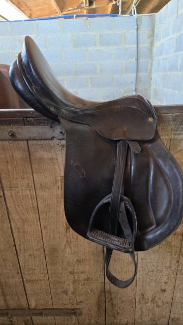 Selle Husar cuir 17'