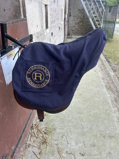 Selle Renaissance siège plat 18 pouces 