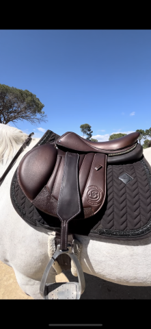 Selle Forestier 2024 17,5“ + sangles 