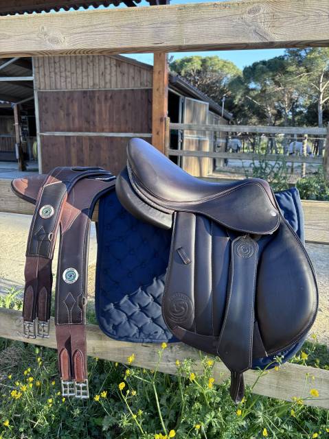 Selle Forestier 2024 17,5“ + sangles 