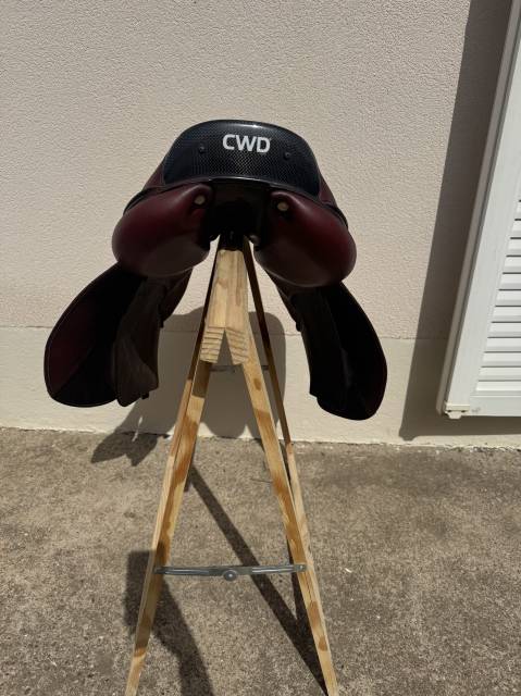 Selle CWD 2GS taille 17