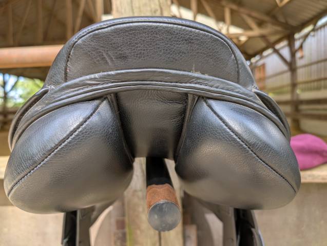 Selle neuve Kent & Masters