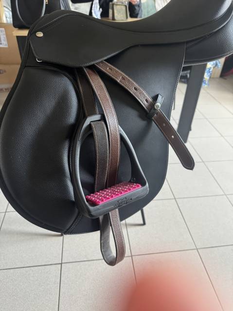 Vente celle Equitation 17.5