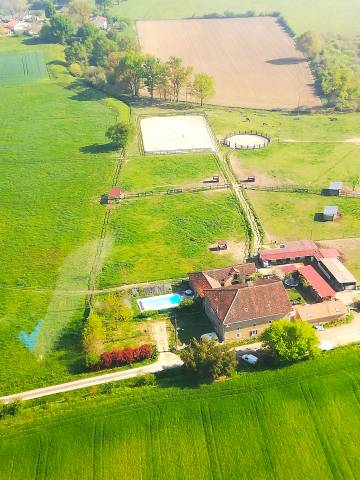 Landes, propriété équestre équipée 6 + 15 ha.