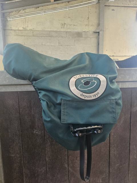 Selle Forestier Boecklo 17" +housse+sangle+étrivières +