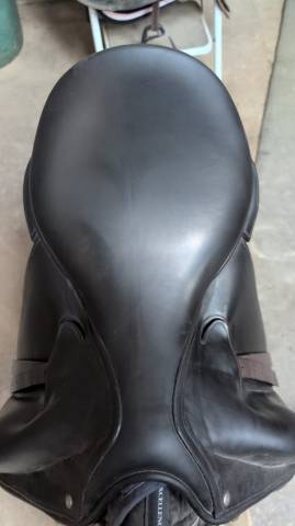 Selle dressage Childeric 17,5