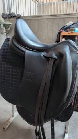 Selle dressage Childeric 17,5