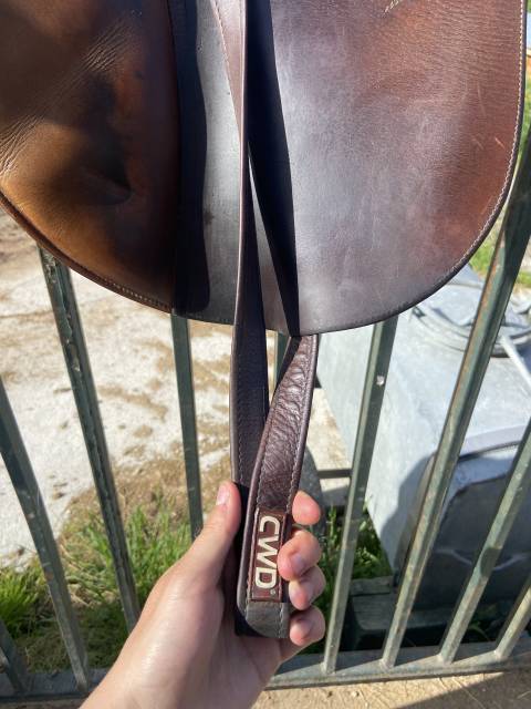 Selle Childéric + Etrivière CWD et sangle CWD
