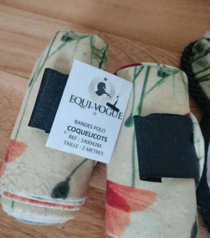 Bandes de polo + bonnet motif coquelicot