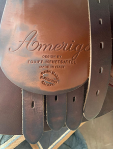 Selle en cuire A VENDRE 