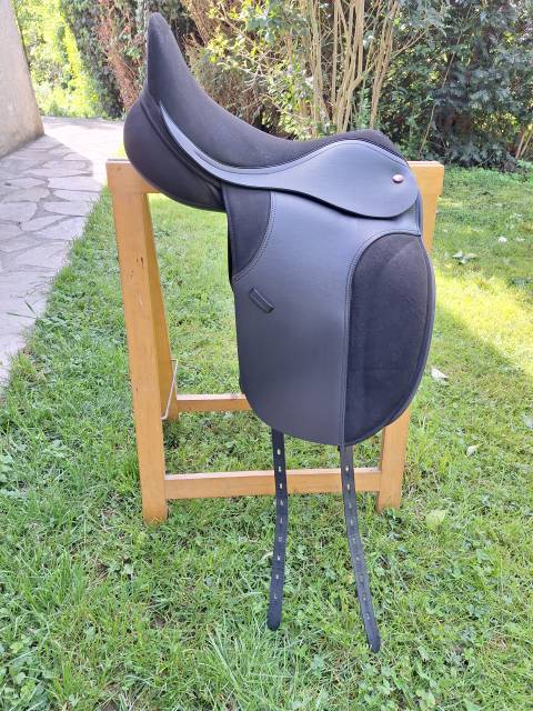 Selle de dressage Thorowgood T4 Cob GP 17 cm
