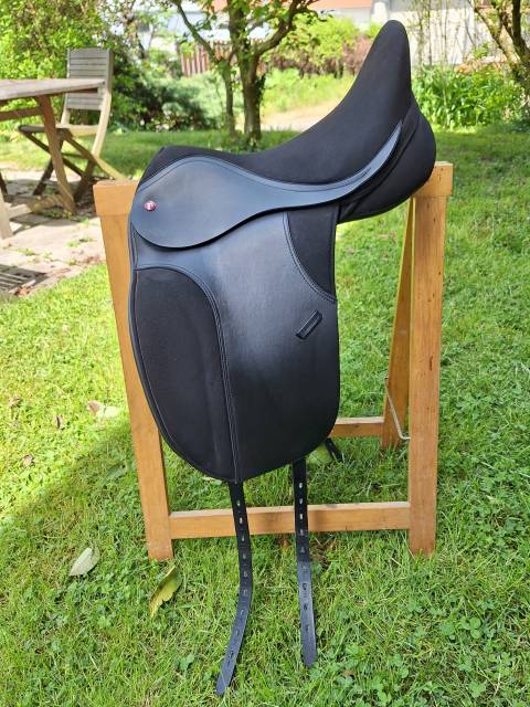 Selle de dressage Thorowgood T4 Cob GP 17 cm