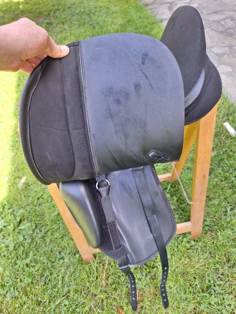 Selle de dressage Thorowgood T4 Cob GP 17 cm