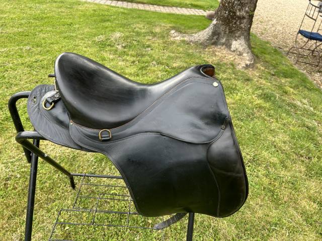 selle de randonnée FORESTIER