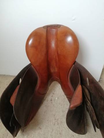 Selle Butet taille 17 quartier s