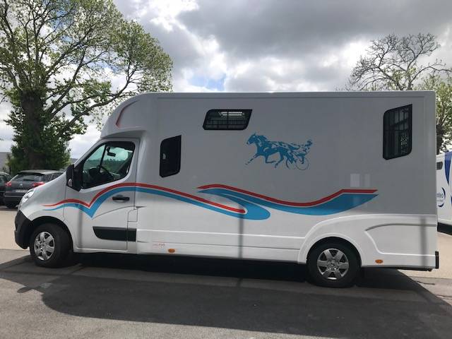 Camion pour chevaux Theault - TO 743