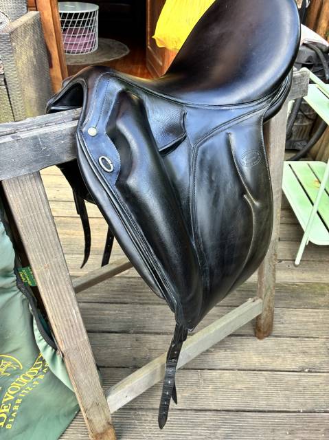 Selle dressage devoucoux 