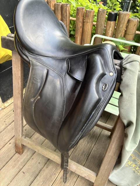 Selle dressage devoucoux 