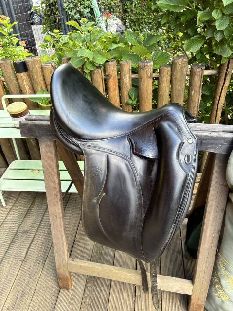 Selle dressage devoucoux 