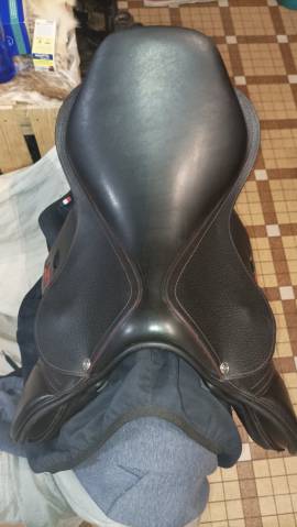Selle Privilège Équitation Bordeaux 17" noire