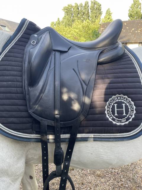 Selle dressage Makila Lab 17"