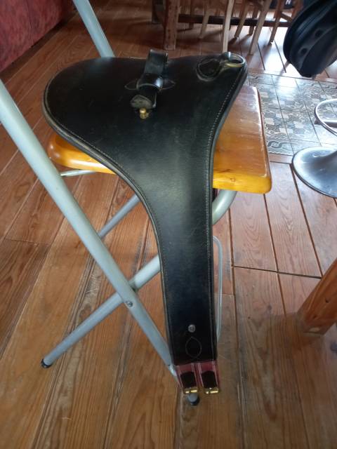 Sangle bavette cuir 135cms