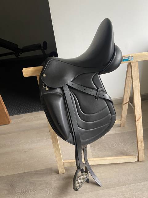 Selle de dressage Eric Thomas Fitter 17.5