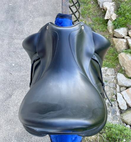 Selle de dressage CWD