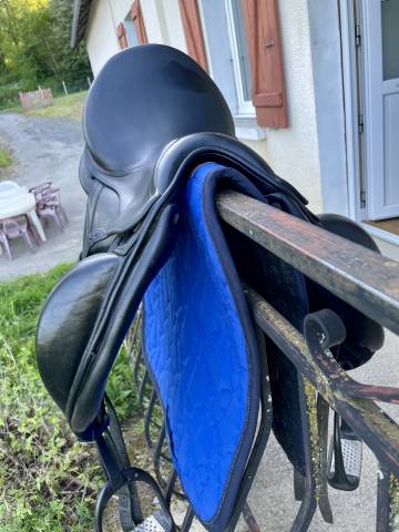Selle de dressage CWD