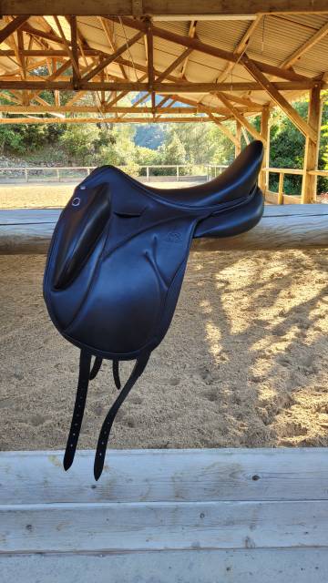 Selle dressage devocoux malika lab