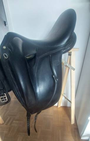 Superbe selle de dressage devoucoux