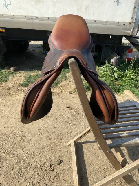 Selle childeric 17 pouces 