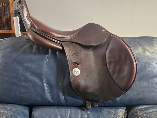 Selle Meyer 17'5 année 2016