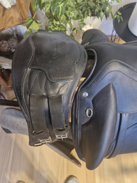 Selle dressage  makila lab Devoucoux