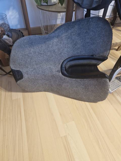 Selle dressage  makila lab Devoucoux