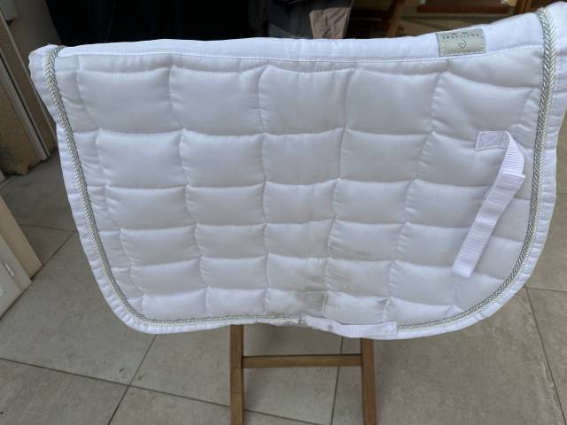 Tapis blanc 