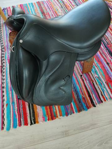 Selle de dressage Antares 17' 